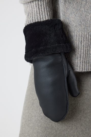 Black Gauntlet Shearling Mittens gushlow and cole - gloves on model crop in