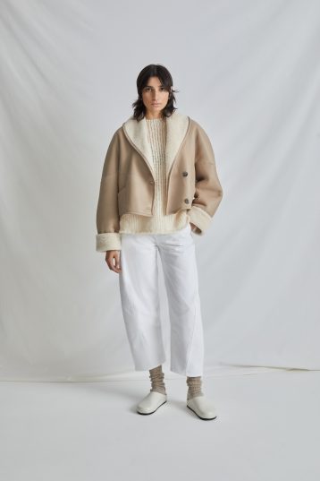 White L9020 Crop Shearling Jacket | Womens luxury shearling | Gushlow & Cole | model front