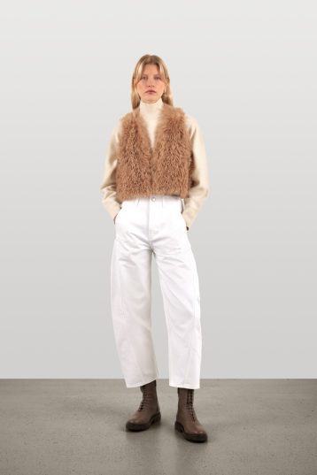 Camel Cropped Shearling Gilet | Womens luxury shearling | Gushlow & Cole - model full length
