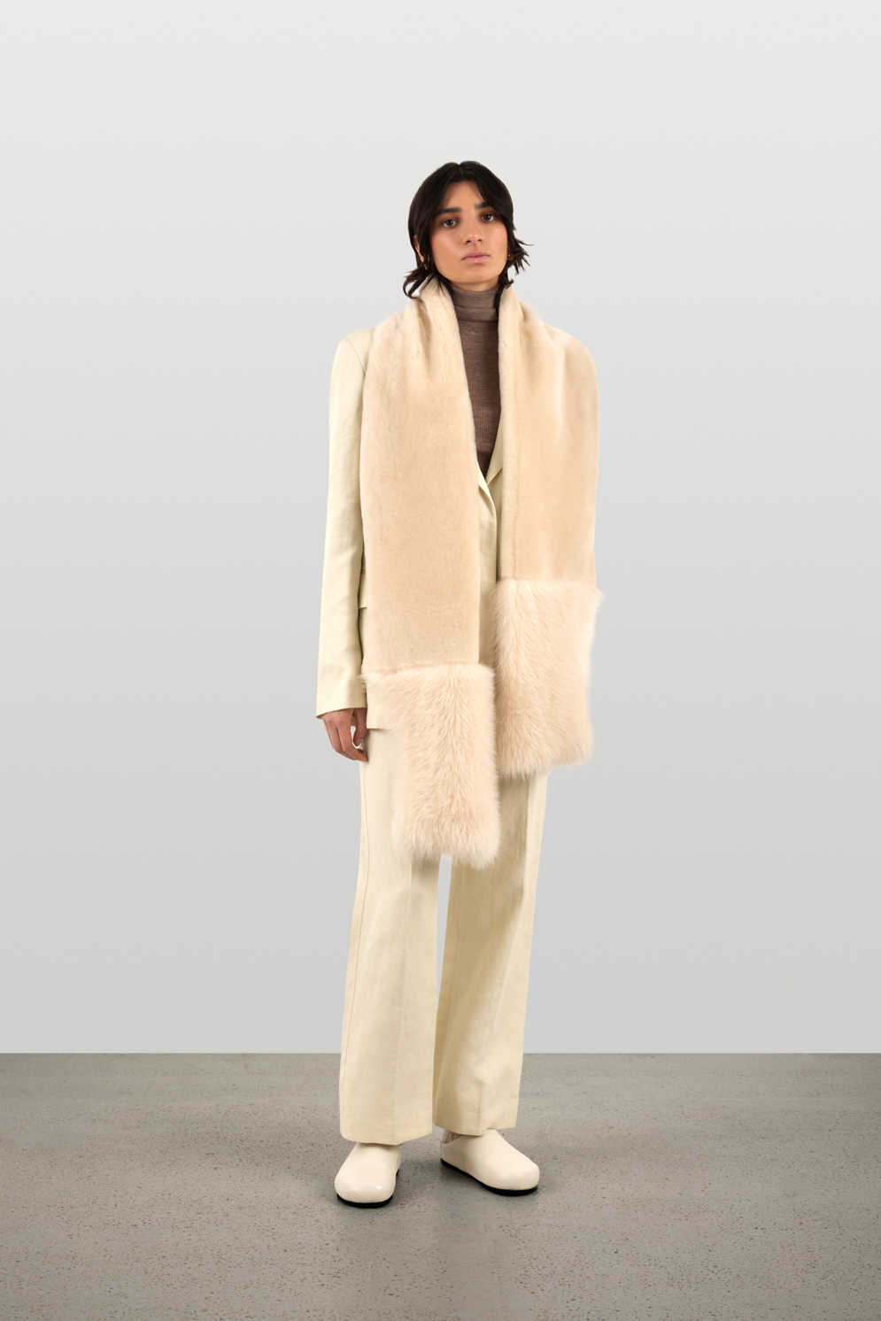 Mixed Textured Cream Shearling Scarf | Womens | Gushlow & Cole