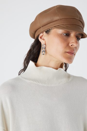 Camel Shearling Carnaby Cap | Women | Gushlow & Cole - model front