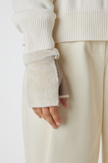 Mini Stone White Shearling Mittens | Womens | Gushlow & Cole-mittens on one hand